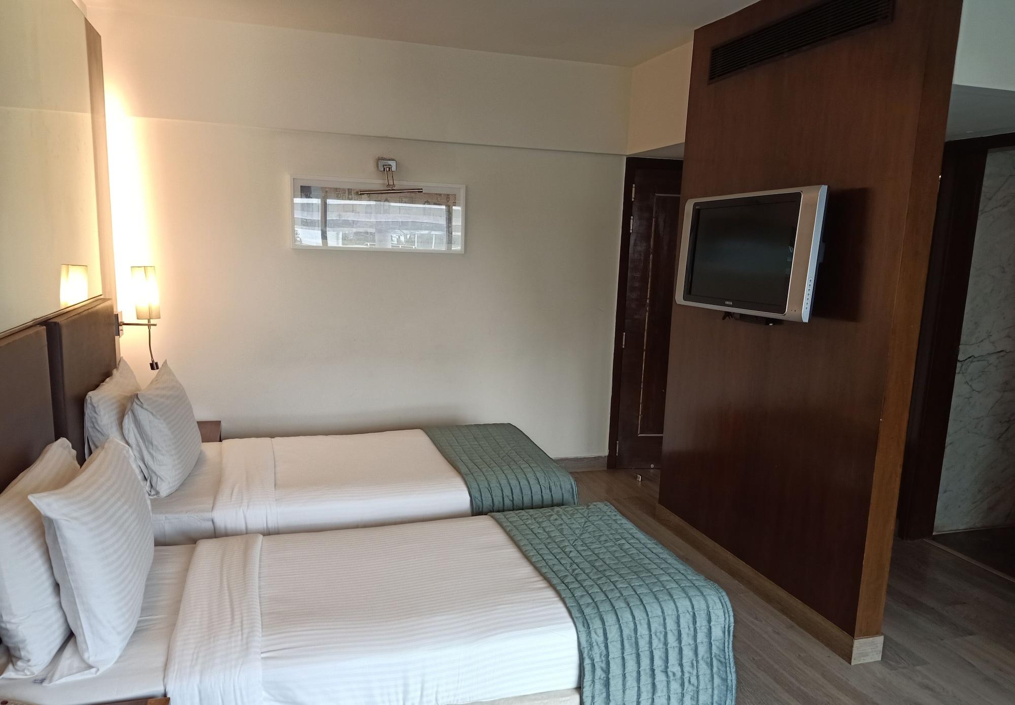 St Laurn Koregaon Park Pune Esterno foto